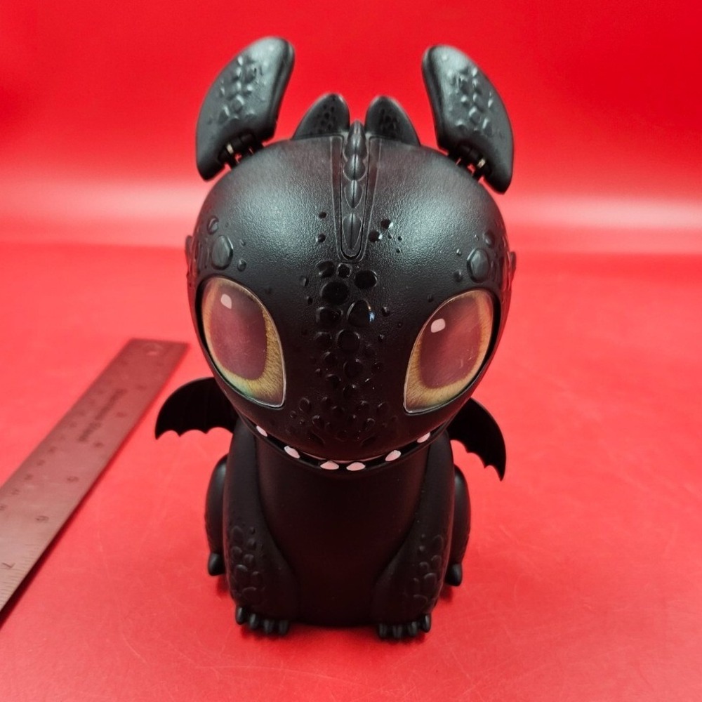 DreamWorks Dragons Hatching Toothless Interactive Figure 2019 Spin Master